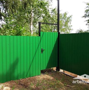 внешний вид забора в тяжелом грунте забор из профлиста